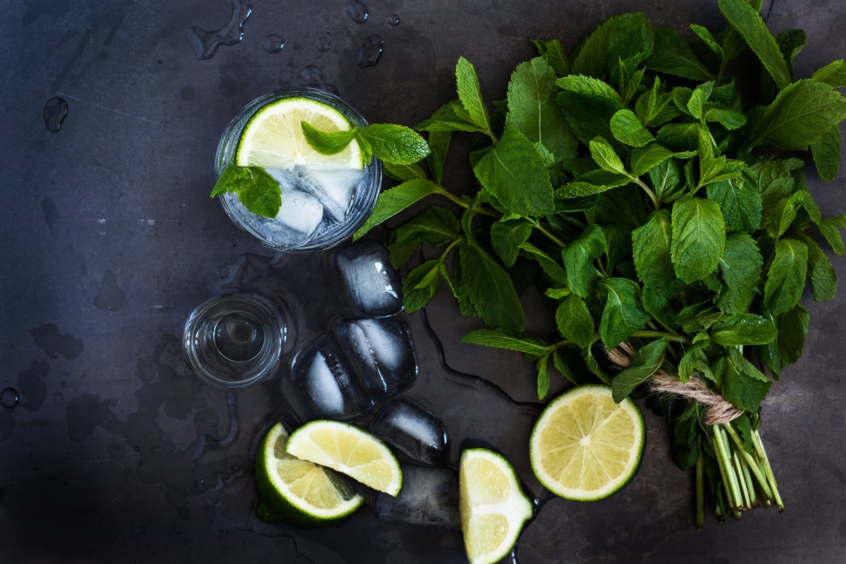 Cocktails & Mocktails